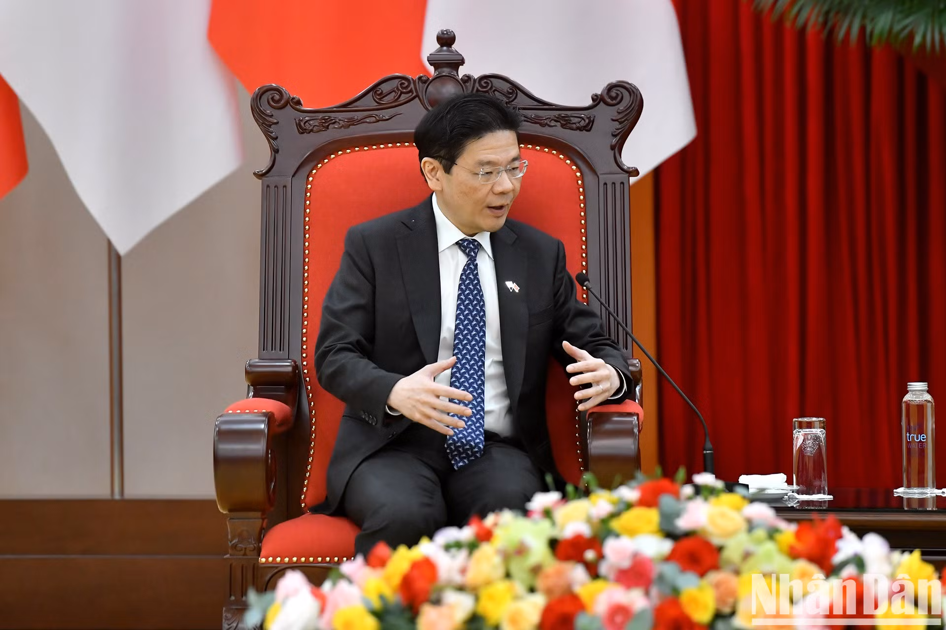 El primer ministro y el secretario general del Partido de Acción Popular de Singapur, Lawrence Wong.