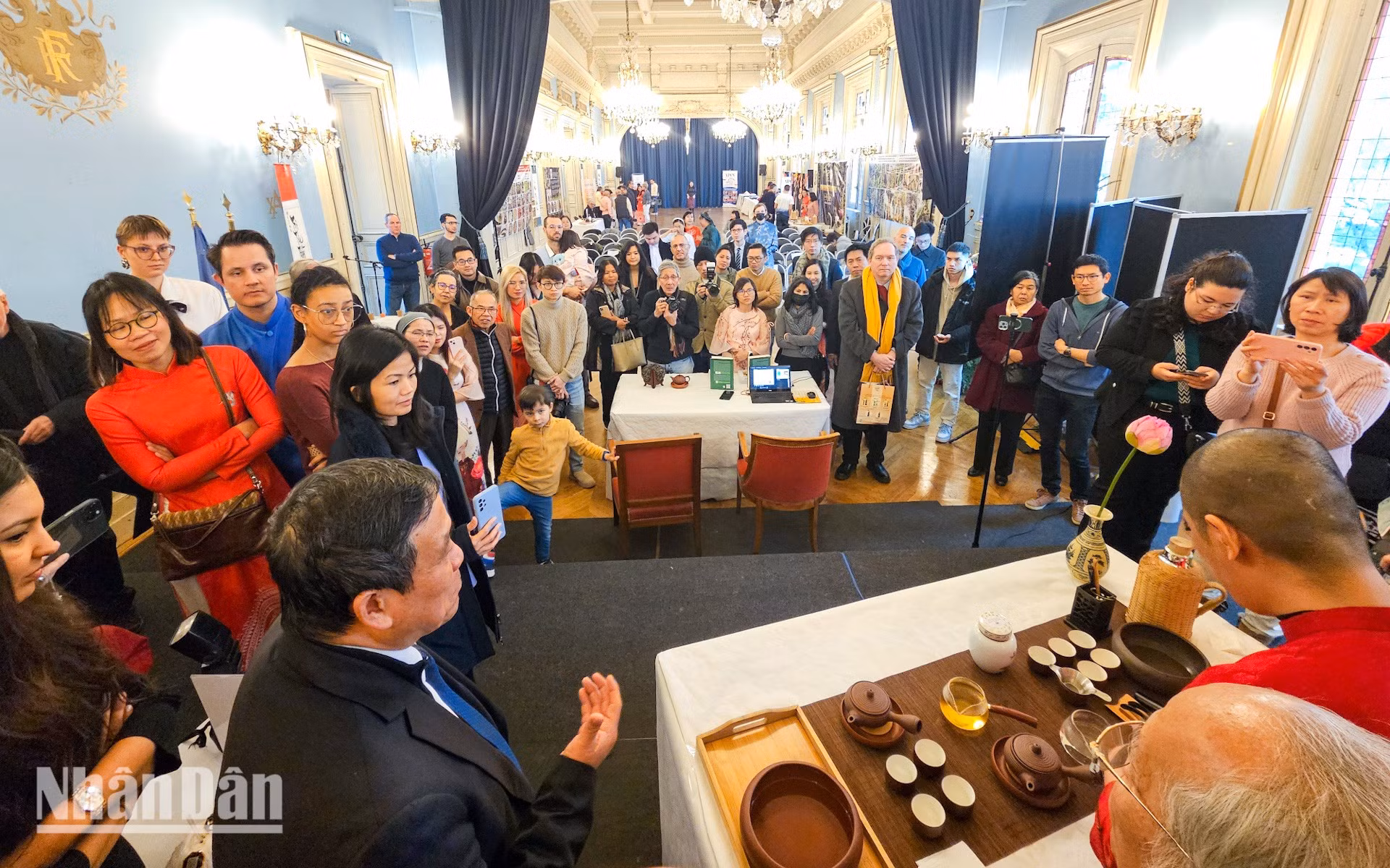 Resalta la iniciativa de la Asociación de honrar la cultura vietnamita y afirma que el té no solo es bueno para la salud de los consumidores, sino que también posee valores culturales tradicionales del pueblo vietnamita.
