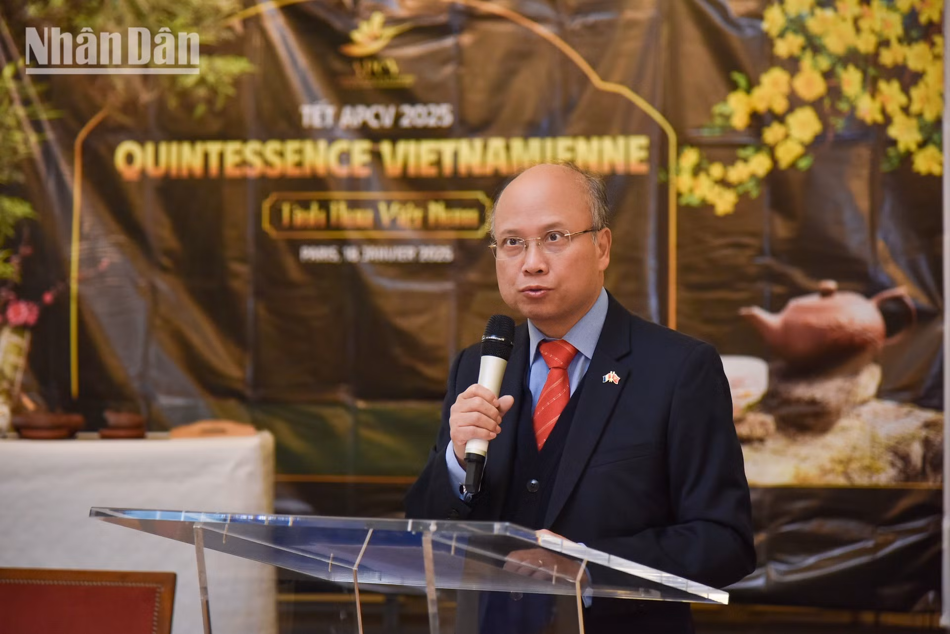 Por su parte, el embajador vietnamita, Dinh Toan Thang, aplaude las actividades destinadas a preservar y promover los rasgos culturales tradicionales entre los vietnamitas residentes en Francia.