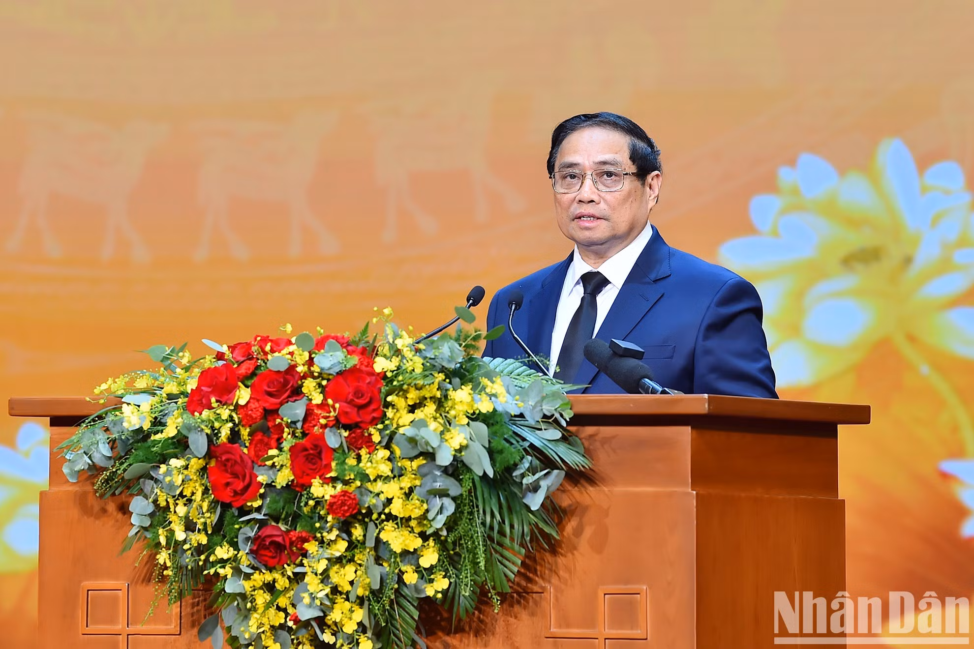 El premier Pham Minh Chinh habla en la cita.