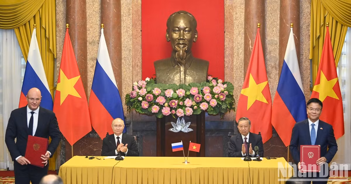 Presidentes de Vietnam y Rusia presencian firm de documentos de cooperación entre ambos países