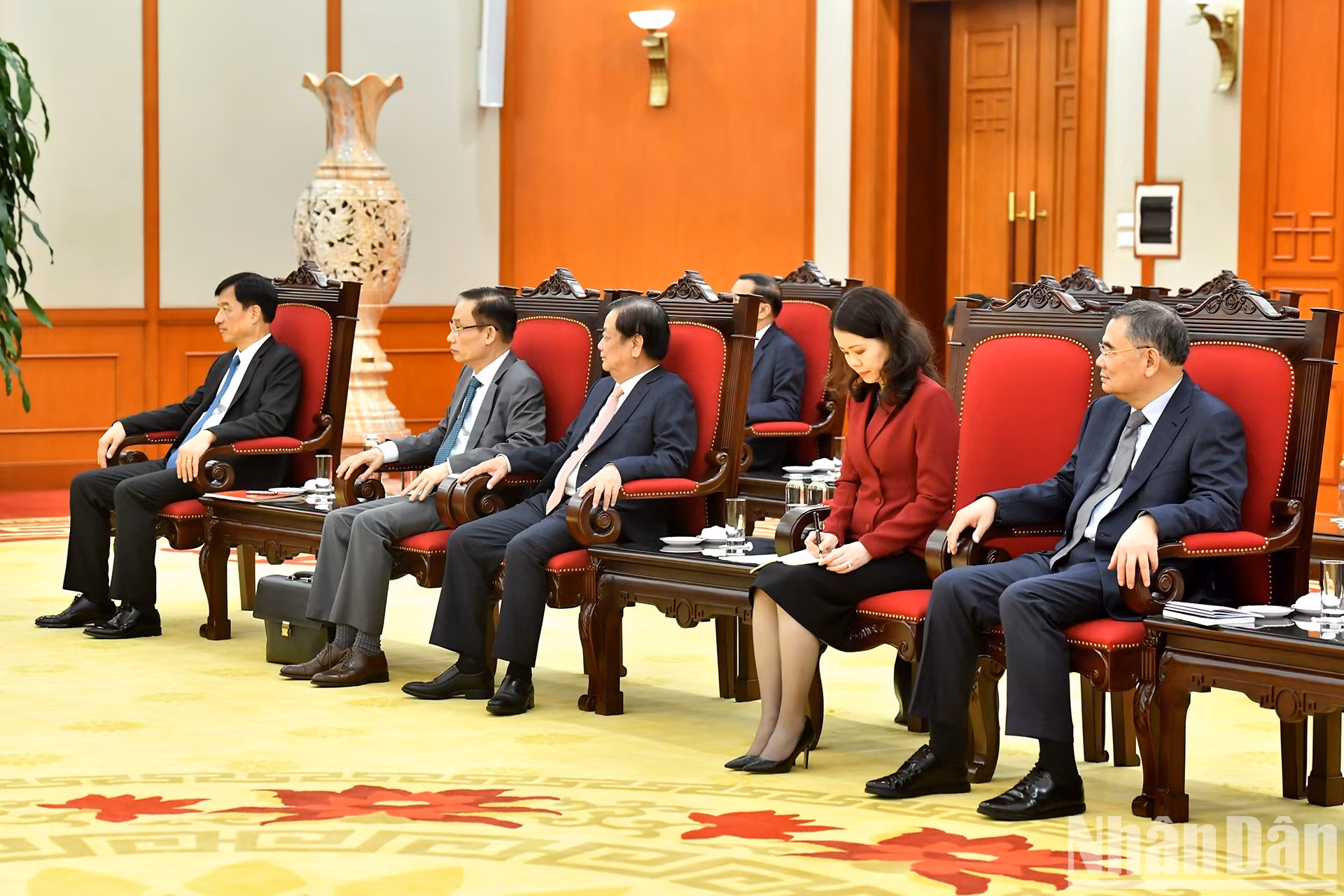 Los asistentes vietnamitas.