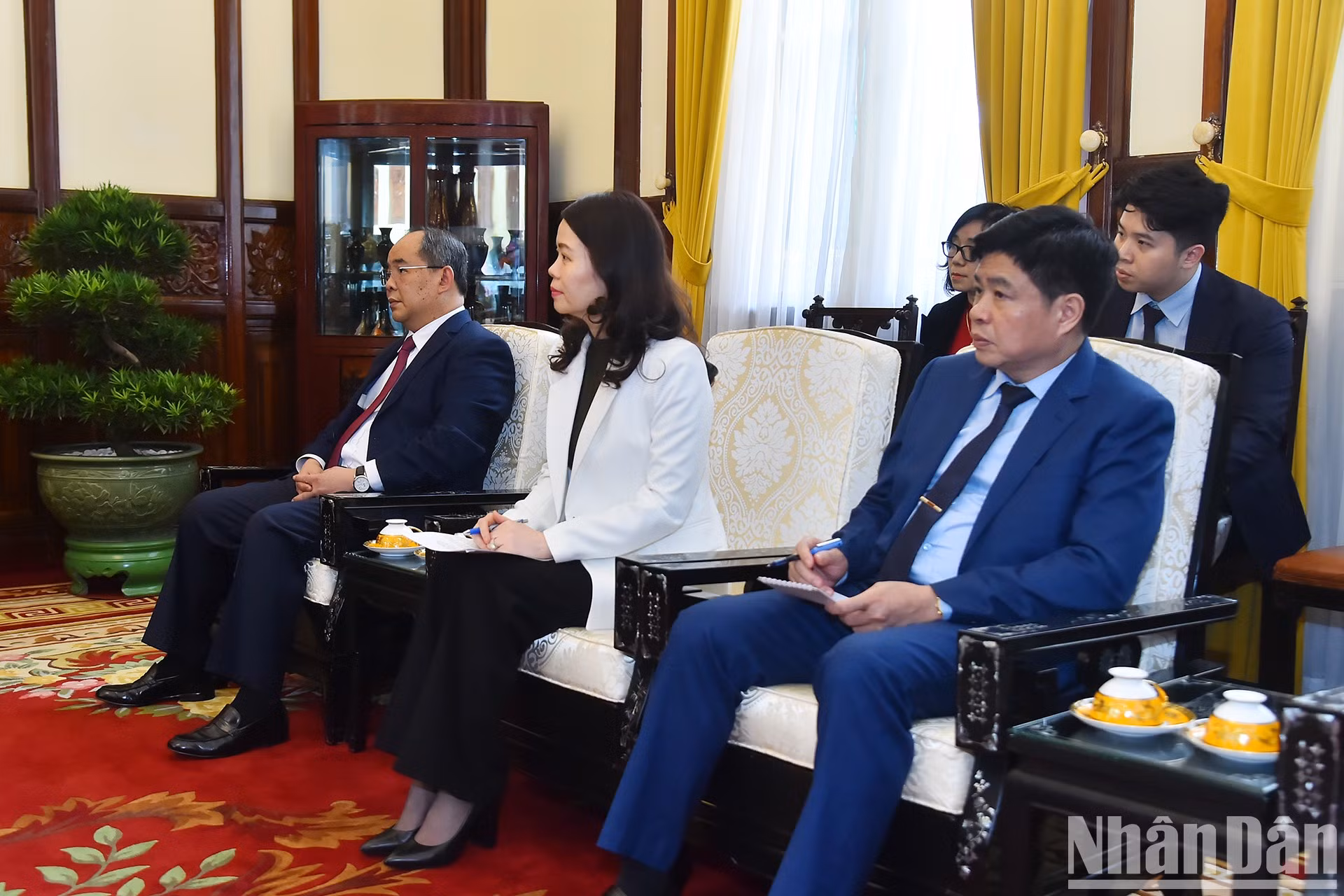 Los asistentes vietnamitas al encuentro.