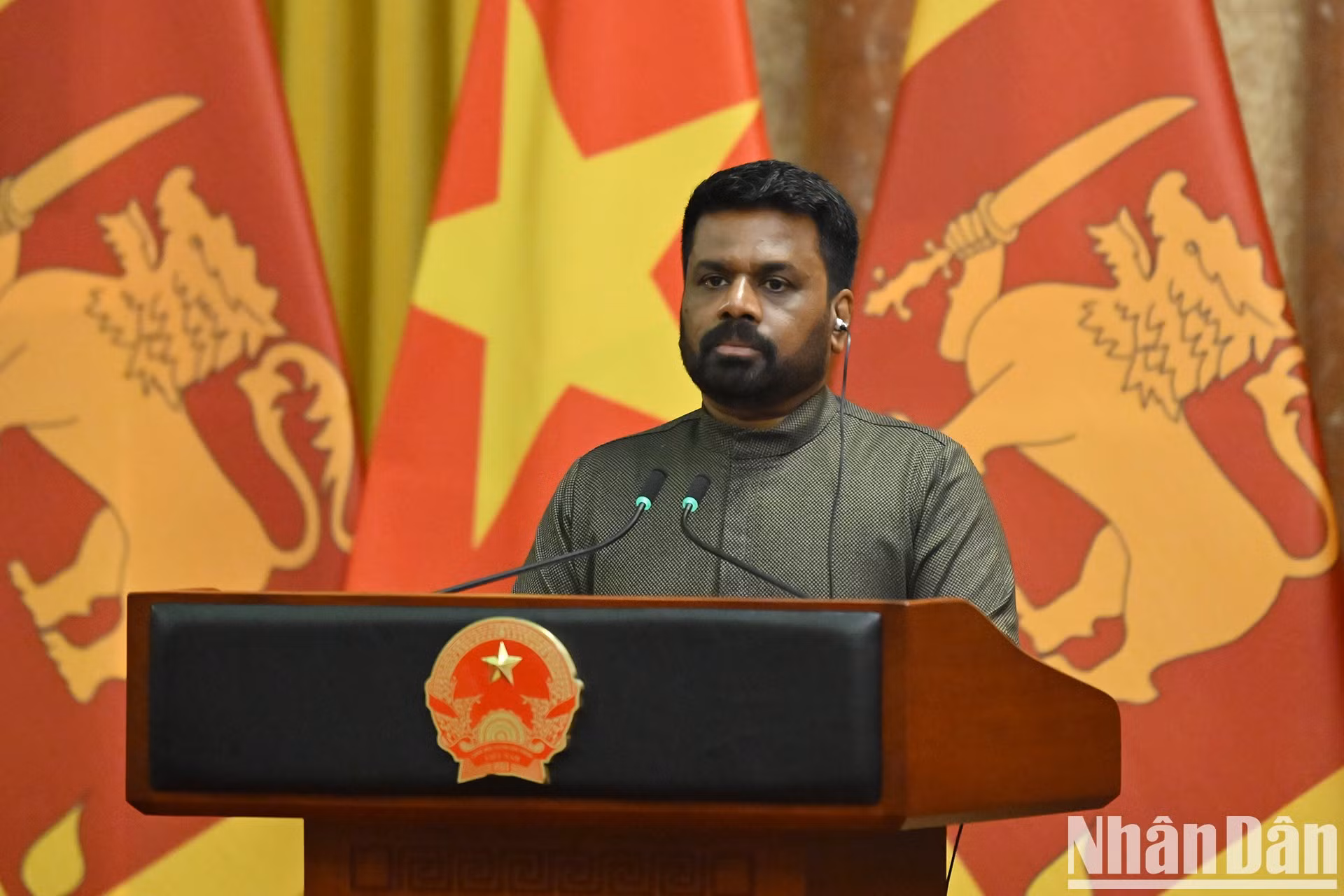 El presidente de Sri Lanka, Anura Kumara Dissanayaka, habla en el evento.