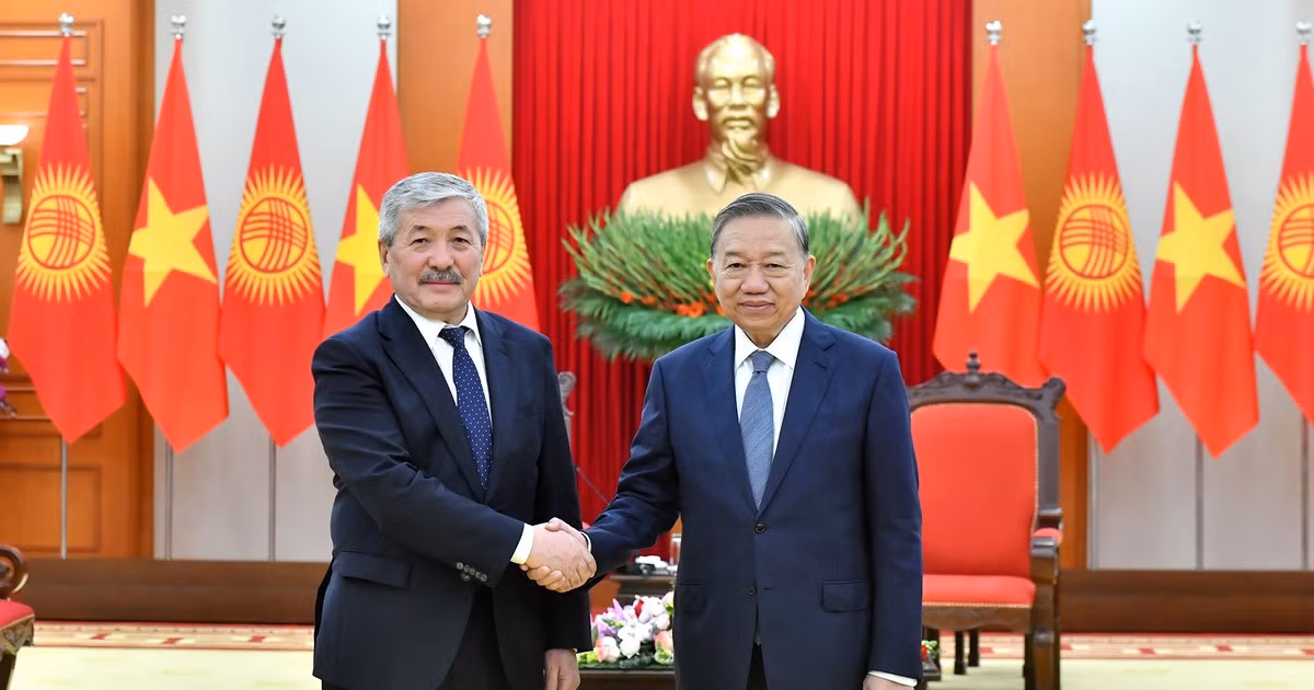 [Foto] Máximo dirigente partidista de Vietnam dialoga con premier de Kirguistán