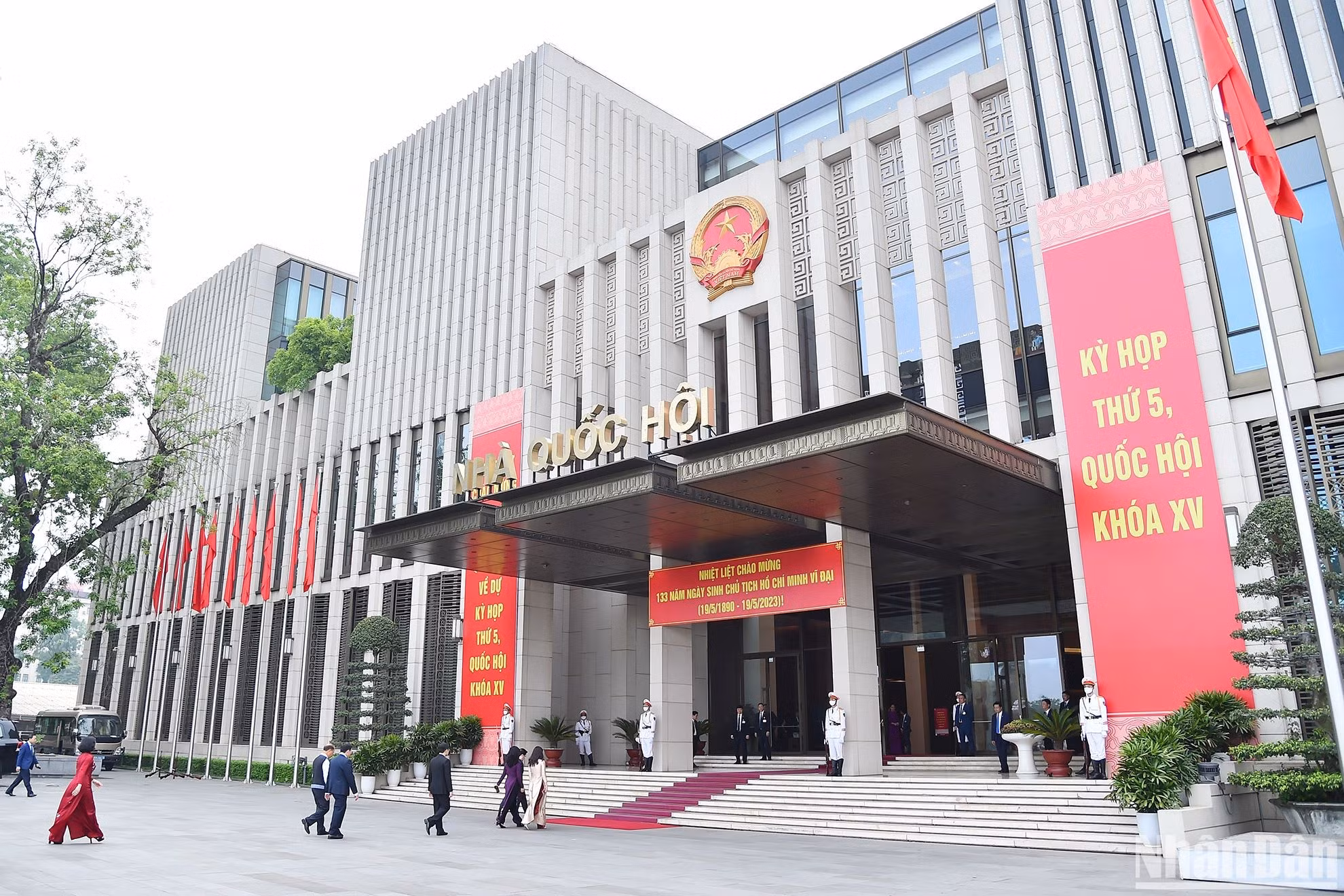 La Asamblea Nacional de Vietnam de la XV Legislatura convoca su quinto período de sesiones del 22 de mayo al 23 de junio en Hanói. La sesión se realizará en dos fases, siendo la primera del 22 de mayo al 10 de junio y la segunda del 19 al 23 de junio.Durante las reuniones, se debatirán y aprobarán ocho proyectos de ley.