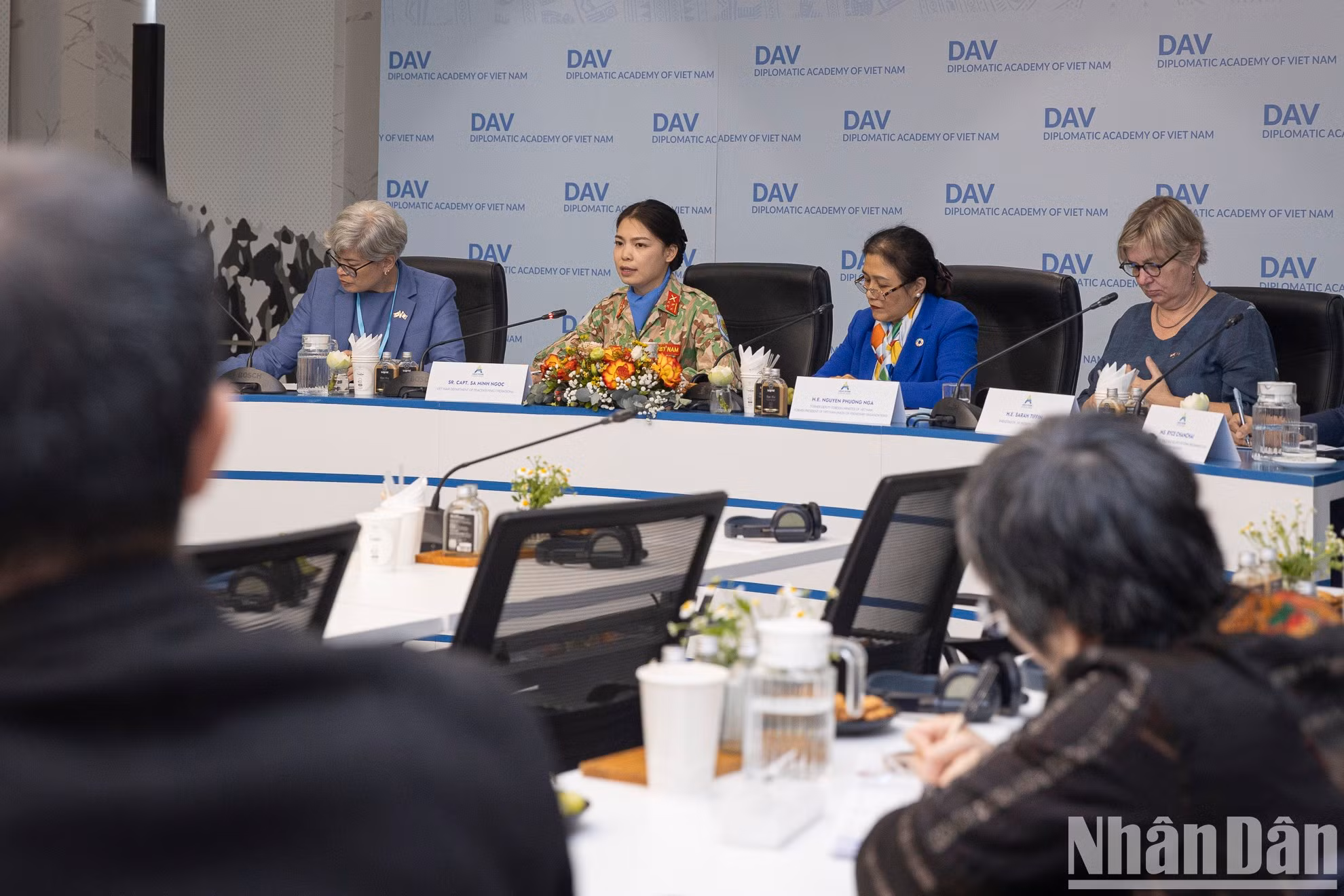 Las actividades incluyen una exposición fotográfica sobre los 30 años de Vietnam en la ASEAN y los simposios temáticos "Mujeres, paz y seguridad: transformación digital para la paz sostenible" y "Promover la agricultura inteligente para la seguridad alimentaria regional".