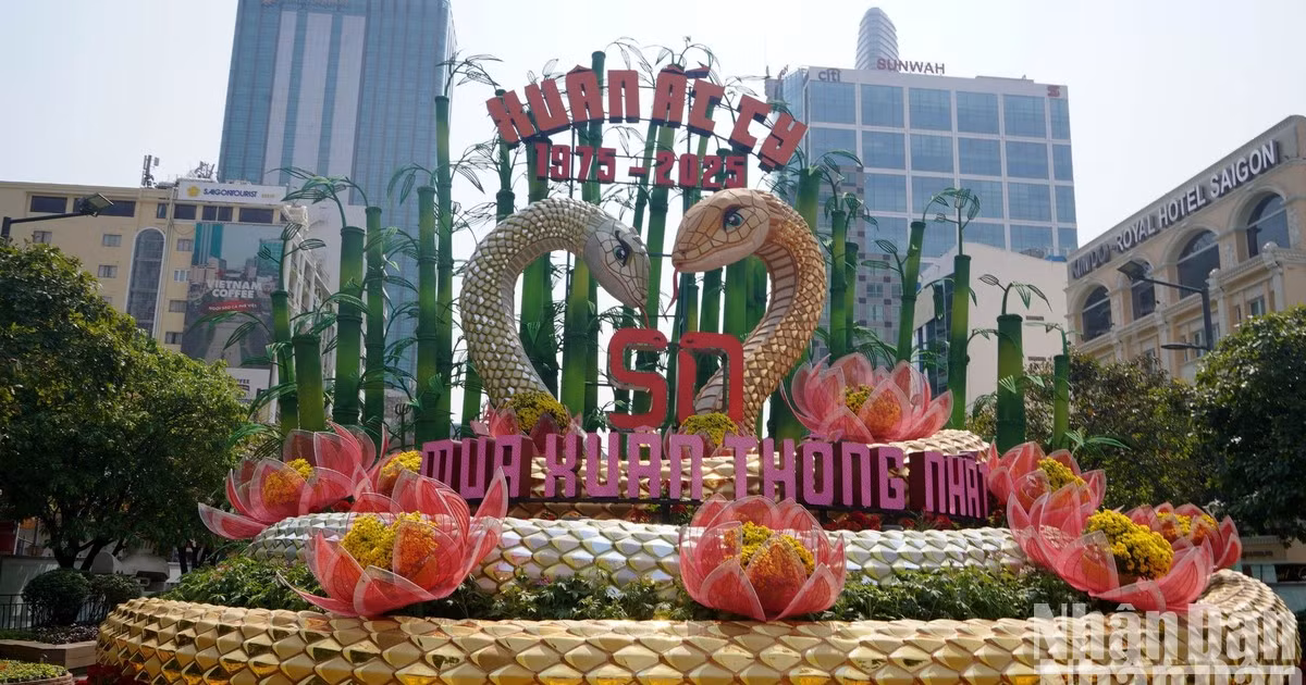 [Foto] Colorida calle de flores de Nguyen Hue antes de la inauguración
