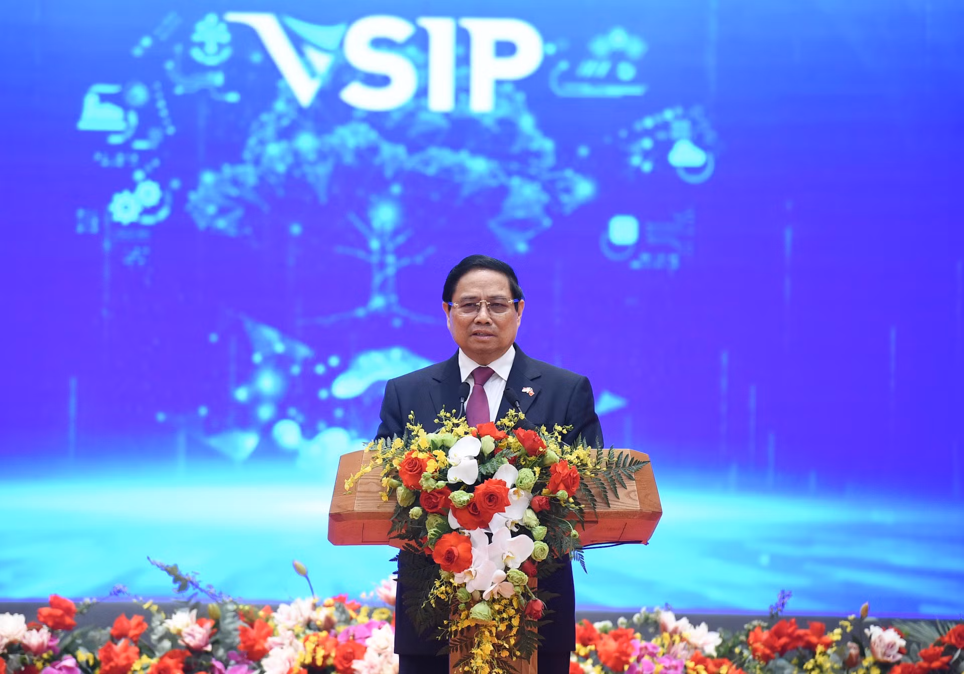 El primer ministro de Vietnam, Pham Minh Chinh, habla en la inauguración del Parque Industrial VSIP Thai Binh.