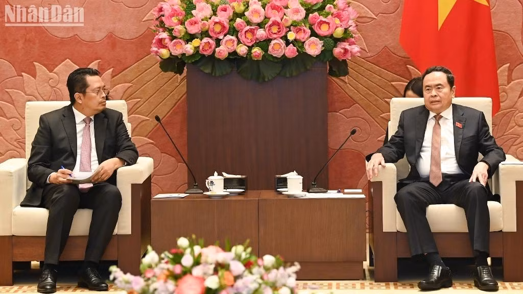 [FOTO] Presidente de la Asamblea Nacional de Vietnam recibe al vicepresidente de la Cámara Alta de Indonesia
