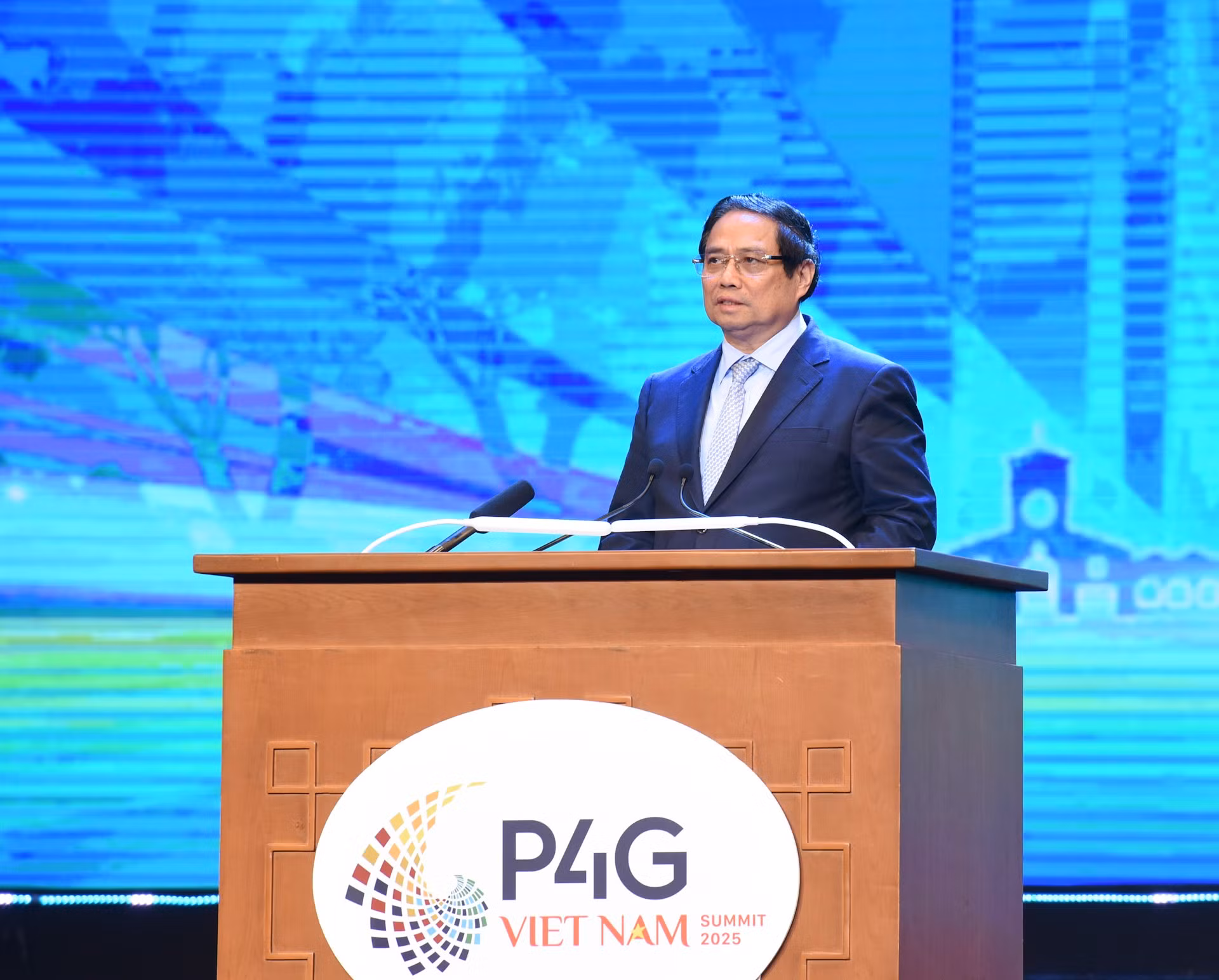 El premier de Vietnam, Pham Minh Chinh, pronuncia un discurso inaugural.