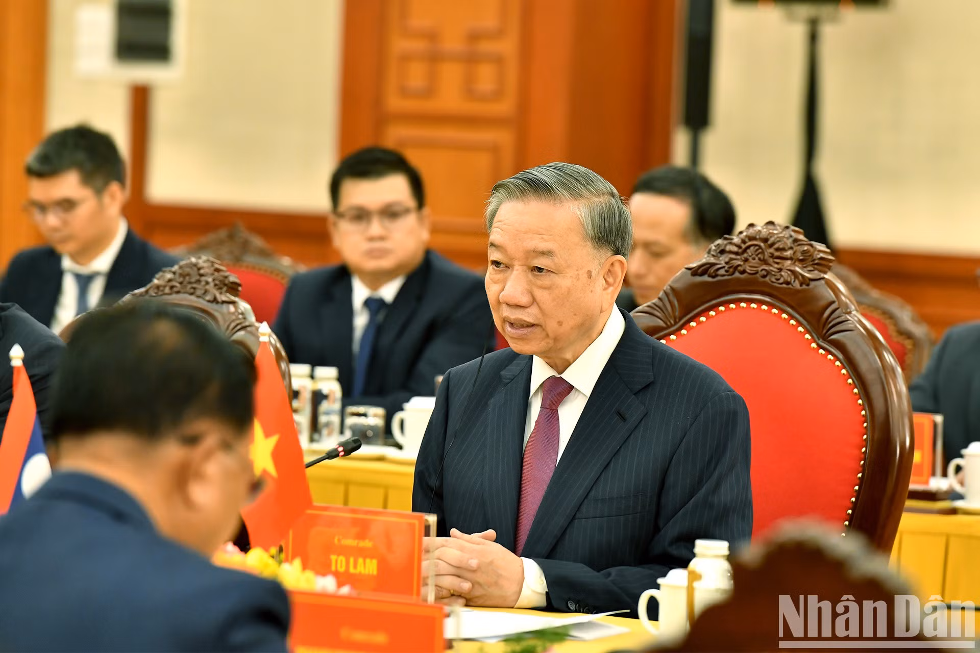 El máximo dirigente de Vietnam, To Lam, habla en la cita.