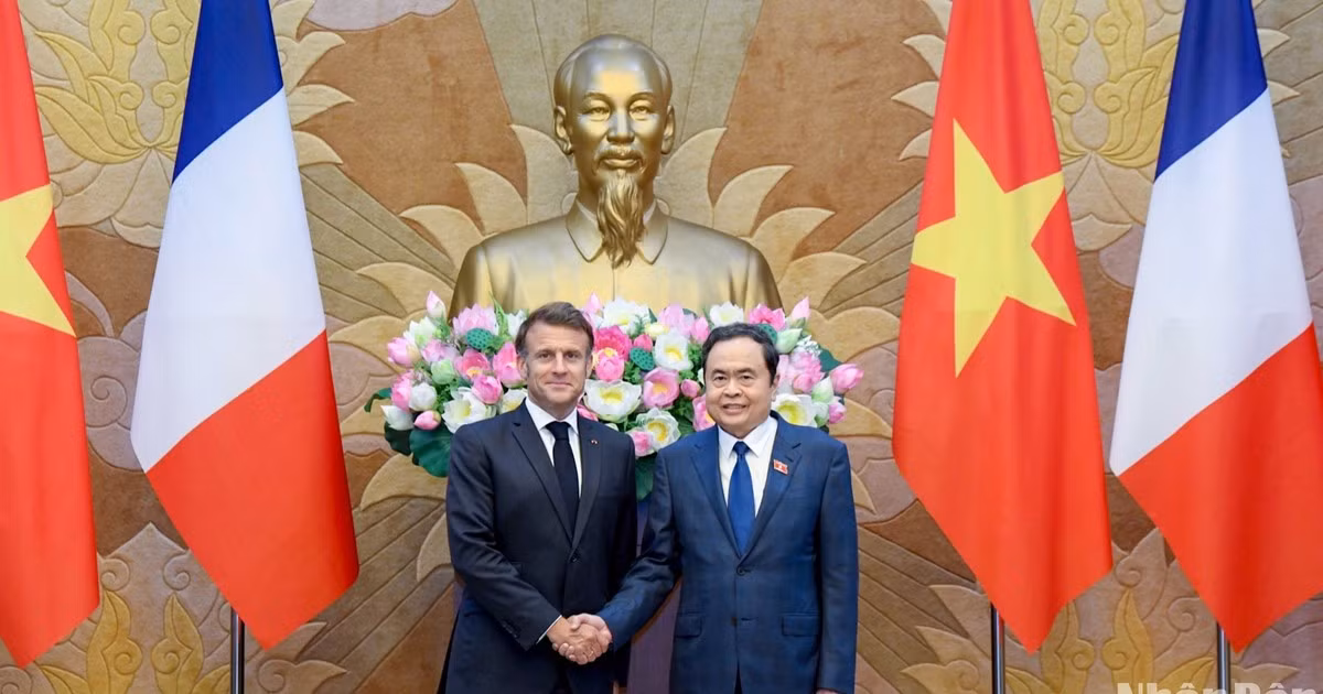 [Foto] Titular de Asamblea Nacional de Vietnam se reúne con el presidente de Francia