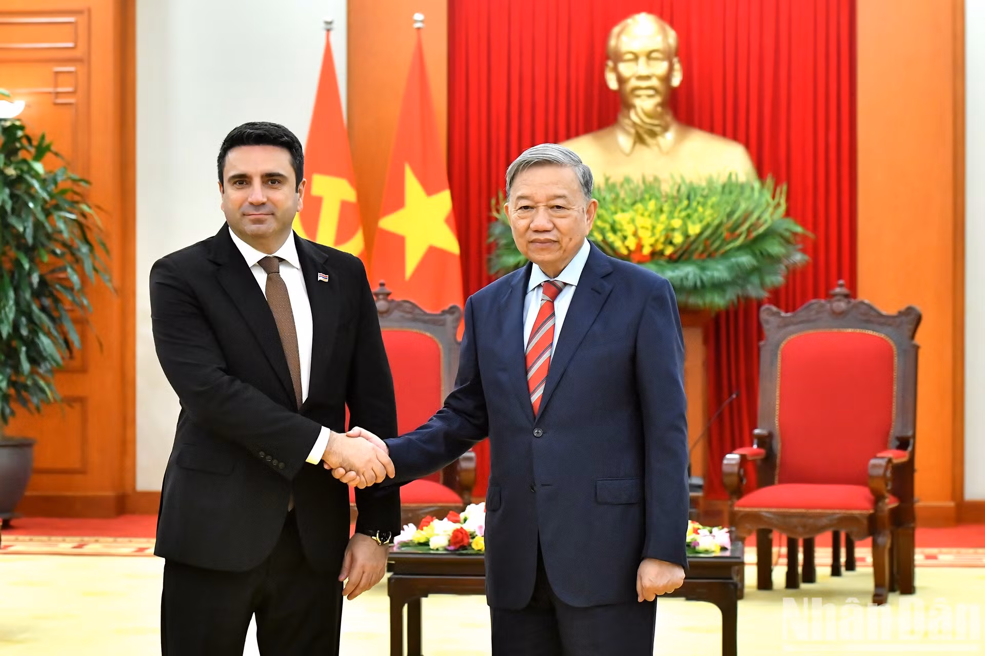 [Foto] Secretario general del PCV recibe al presidente de Asamblea Nacional de Armenia