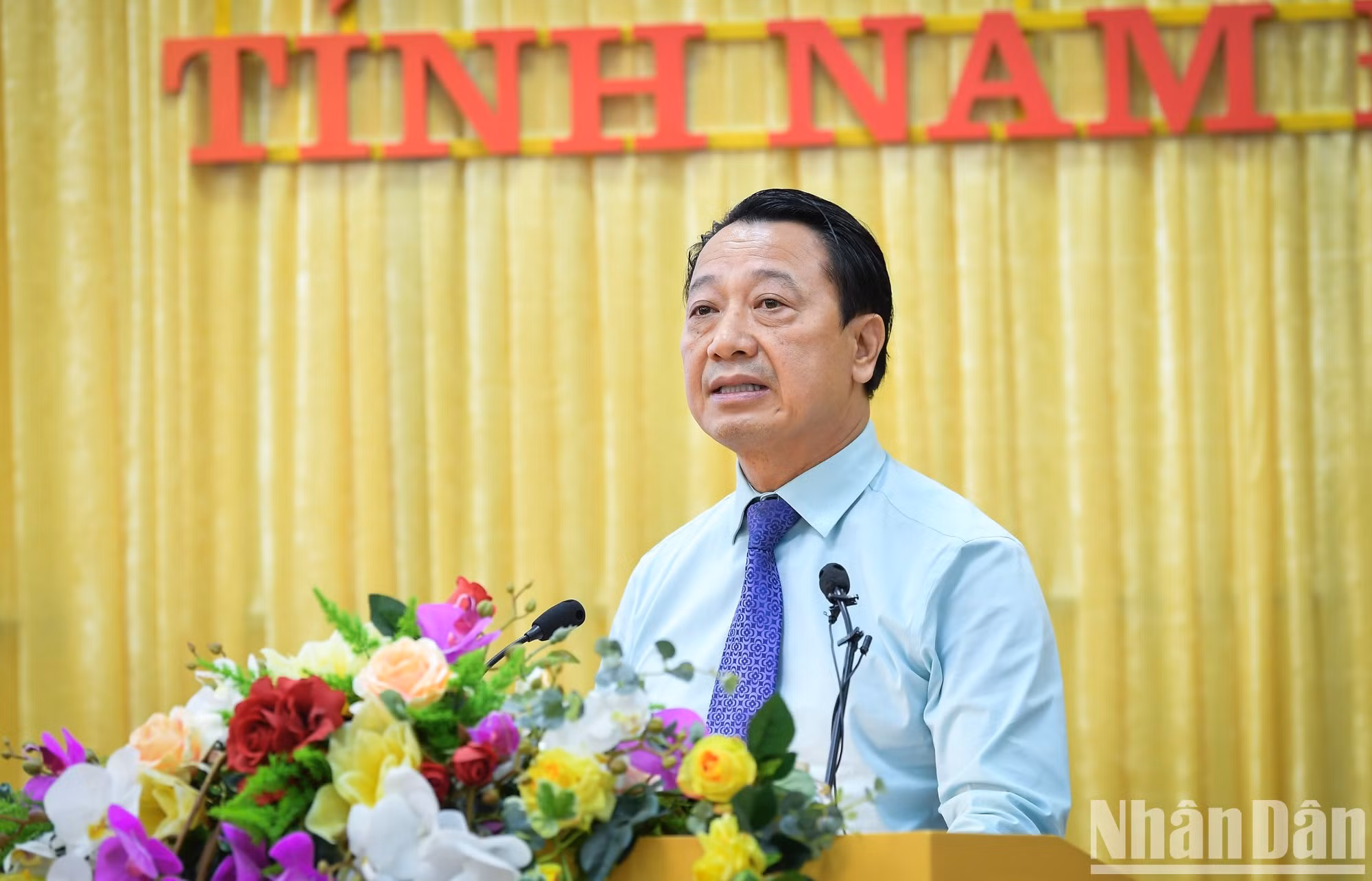El vicepresidente de la Confederación de Comercio e Industria de Vietnam (VCCI) Nguyen Quang Vinh presenta la ponencia “Comunidad empresarial en la promoción de economía verde.
