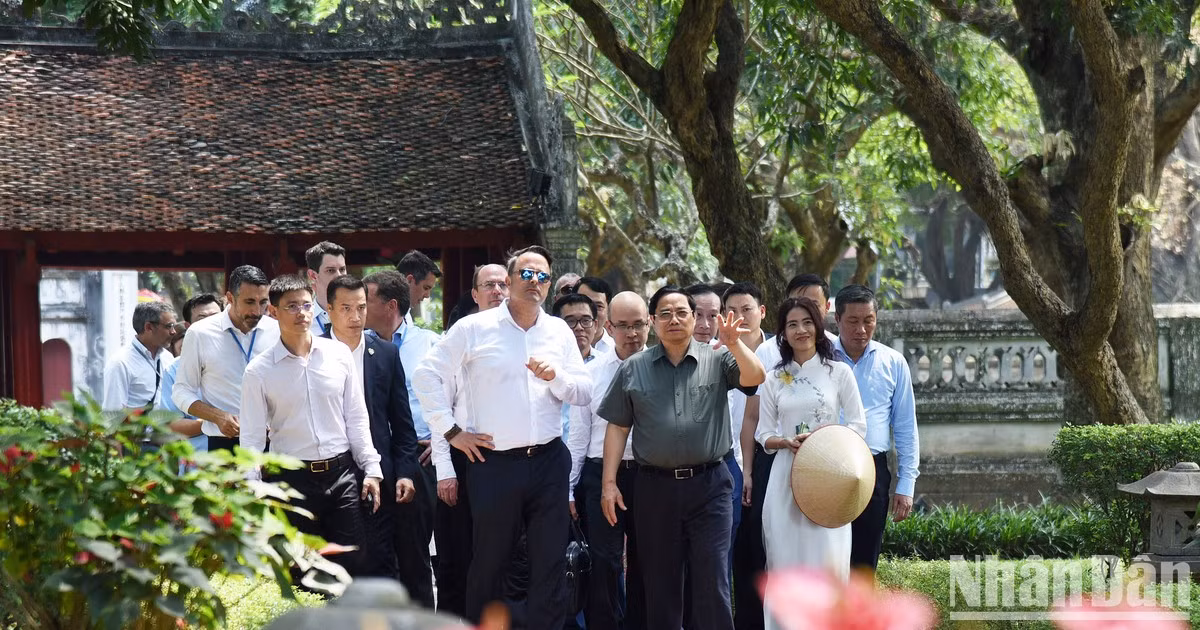  Premieres de Vietnam y Luxemburgo visitan destinos en Hanói