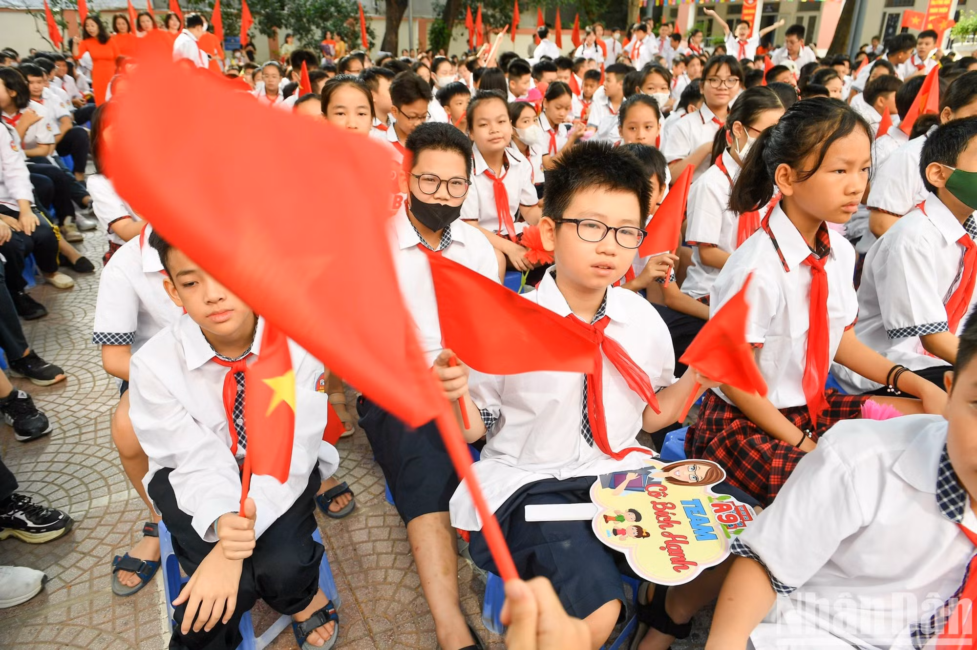 Alumnos de la escuela secundaria de Ba Dinh.