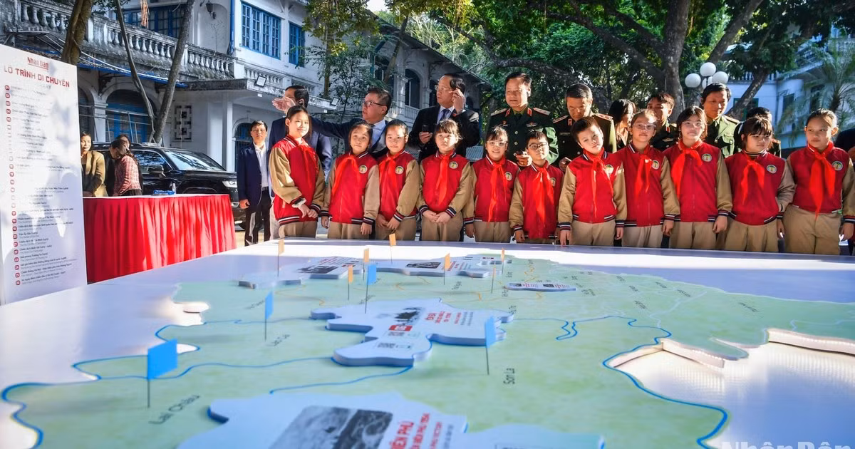 Periódico Nhan Dan inaugura exhibición interactiva por 80 aniversario de Ejército Popular de Vietnam