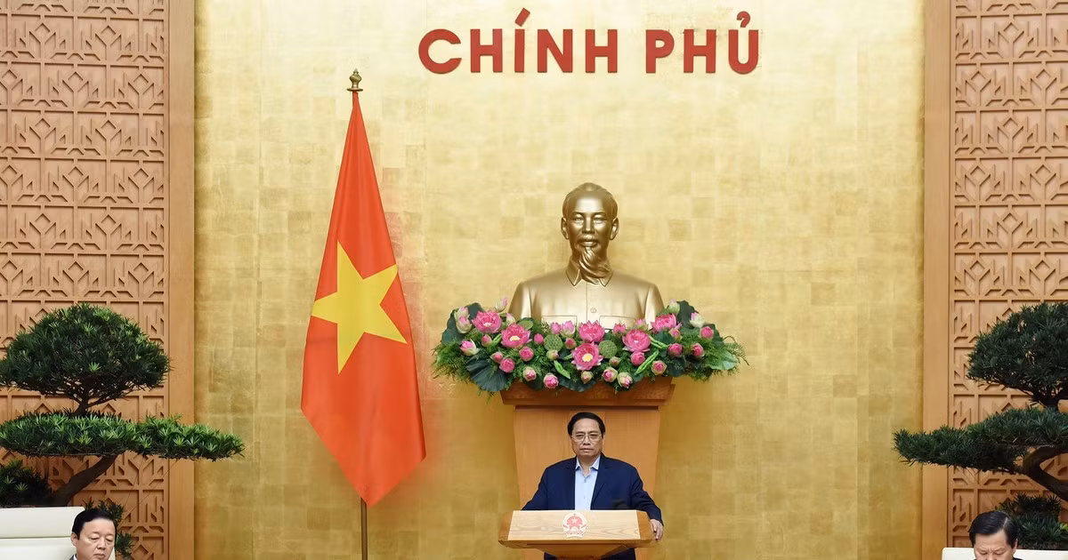 [Foto] Premier vietnamita preside reunión gubernamental sobre elaboración de leyes en abril