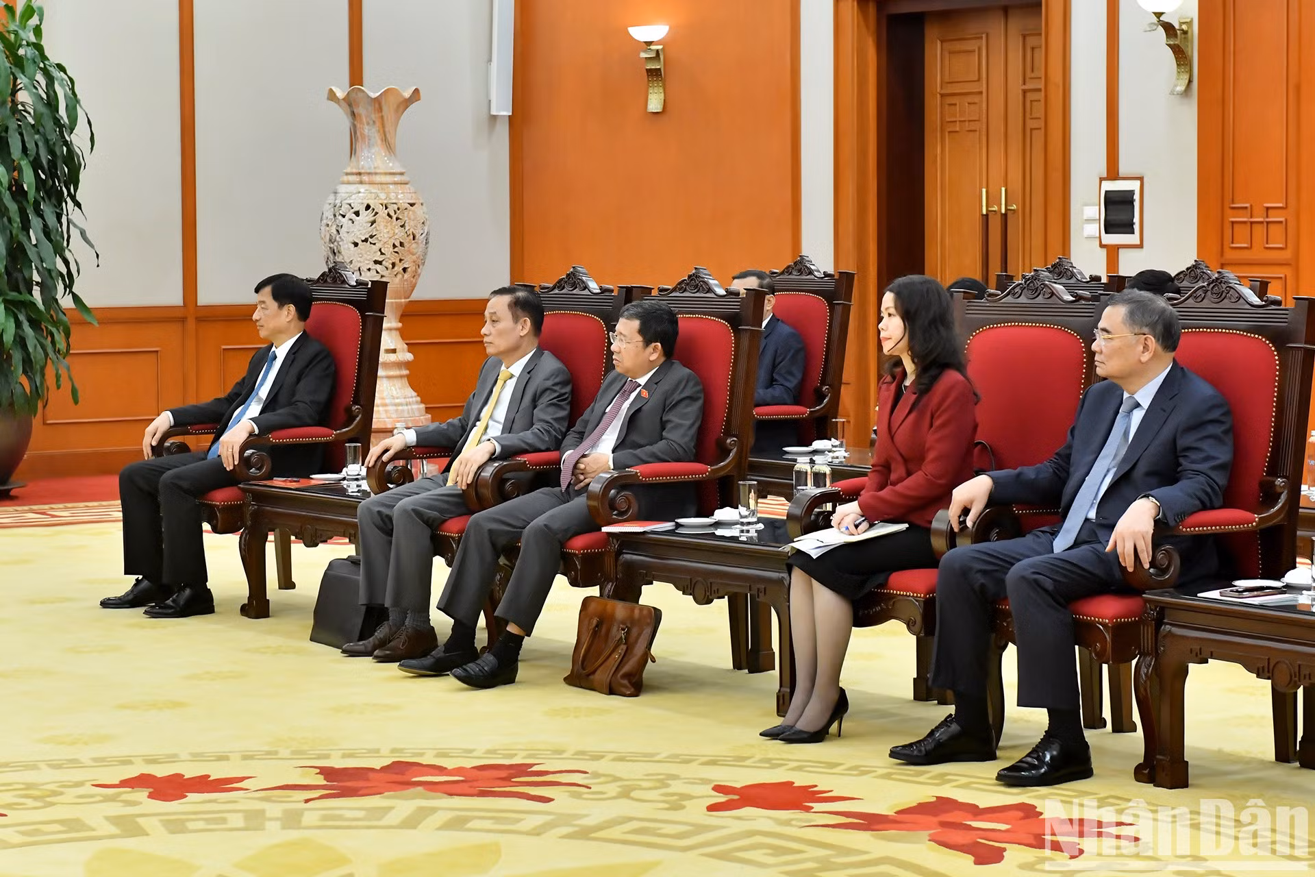 Los asistentes vietnamitas en el encuentro.