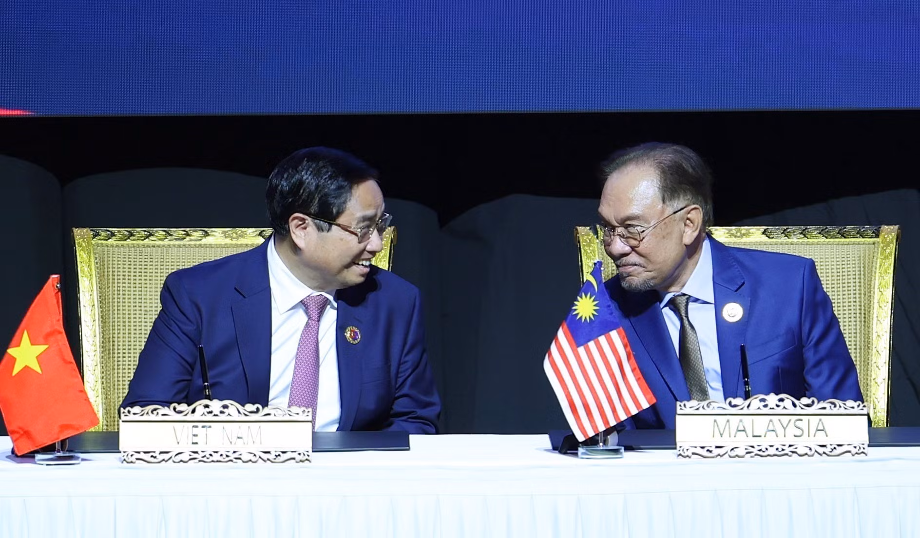 [Foto] Premier de Vietnam asiste a la ceremonia de firma de Declaración de Kuala Lumpur ảnh 1