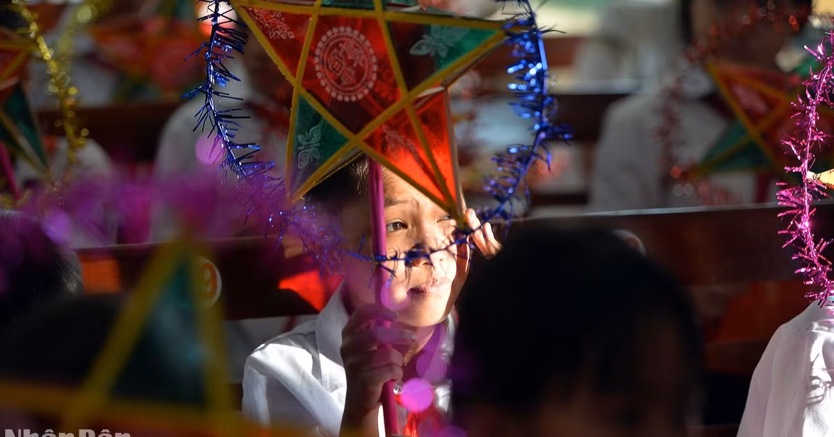 Alegría para los niños de las zonas inundadas durante la Fiesta del Medio Otoño