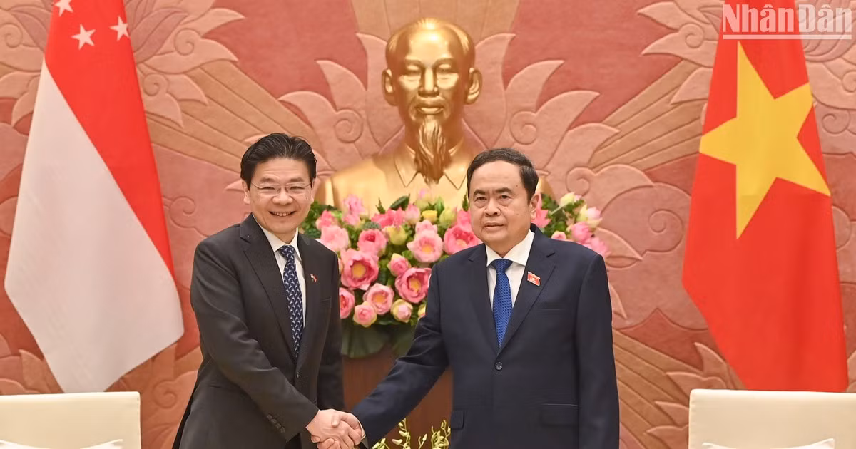[Foto] Presidente de la Asamblea Nacional de Vietnam recibe al premier singapurense