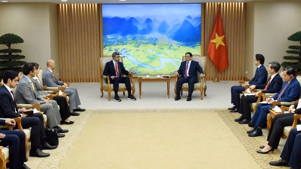 [Foto] Primer ministro de Vietnam recibe al canciller de Emiratos Árabes Unidos