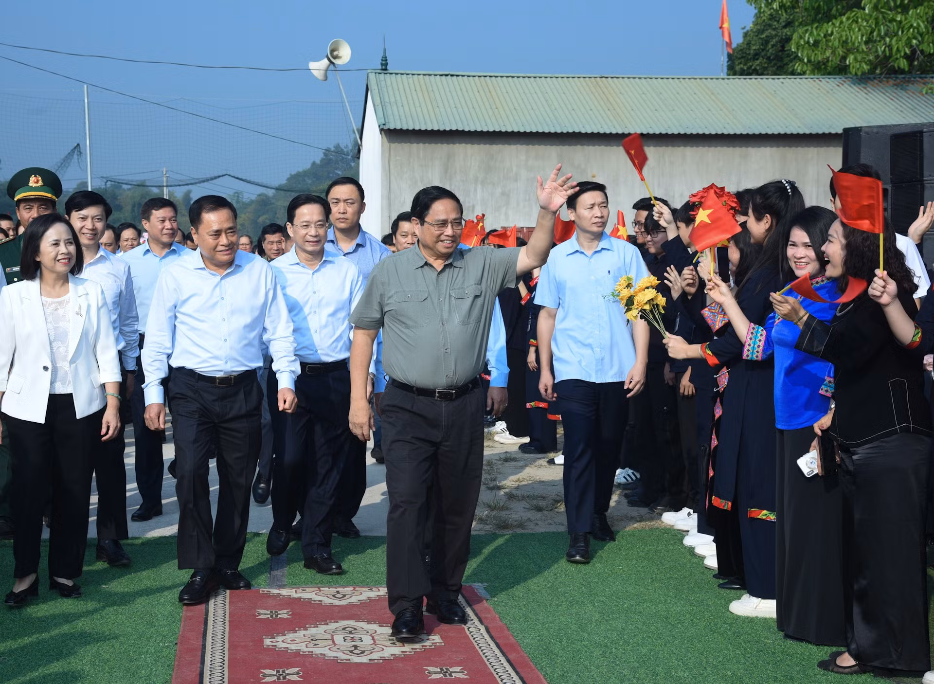 Premier vietnamita asiste al Festival de Gran Unidad Nacional en Lang Son