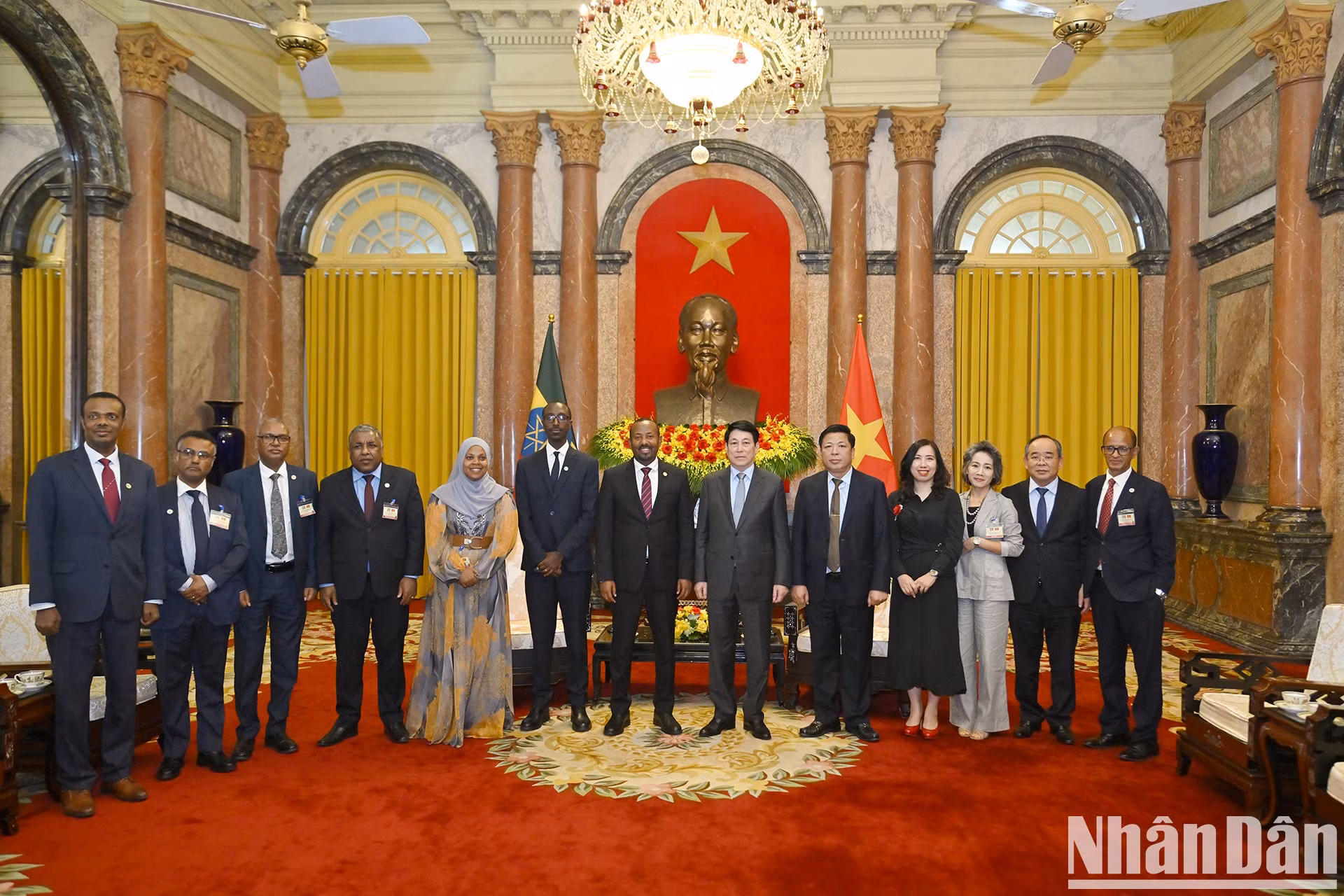 Delegados de Vietnam y Etiopía asisten al encuentro.