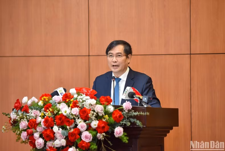 El subjefe del Comisión de Comunicación e Información Phan Xuan Thuy, (Foto: NHAT QUANG)