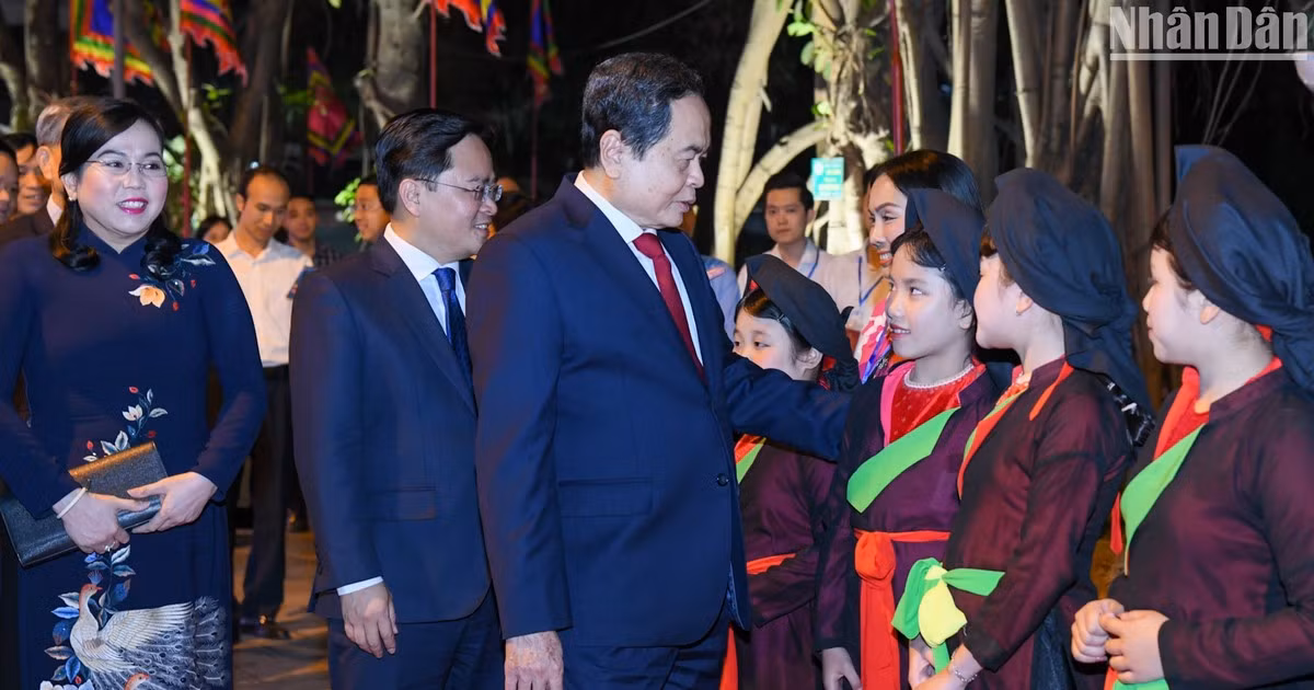 [Foto] Bac Ninh celebra un acto para conmemorar coronación del rey Ly Thai To 