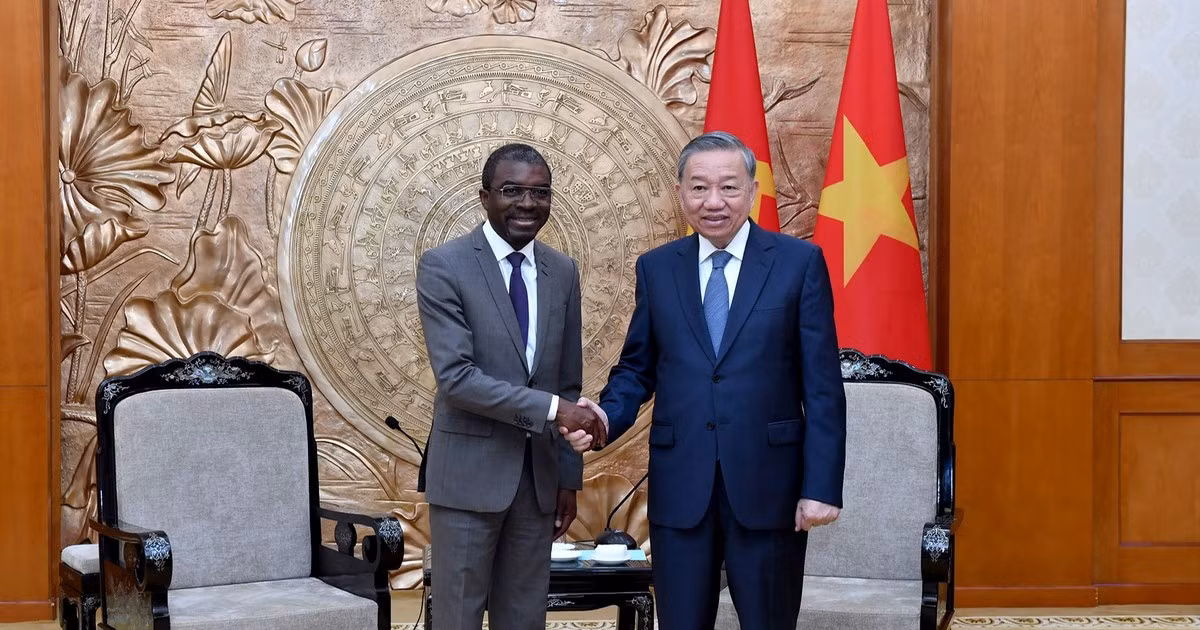 [Foto] Máximo líder partidista de Vietnam recibe al director de Centro de Patrimonio Mundial de Unesco