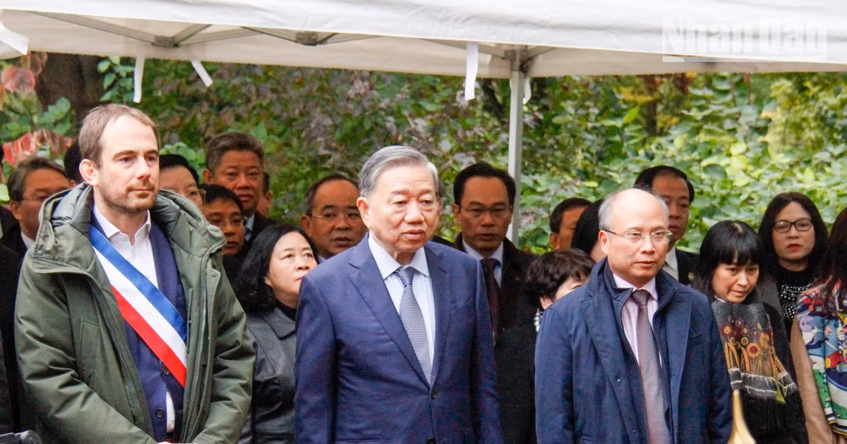 [Foto] Máximo dirigente vietnamita deposita flores en busto de Presidente Ho Chi Minh en Francia