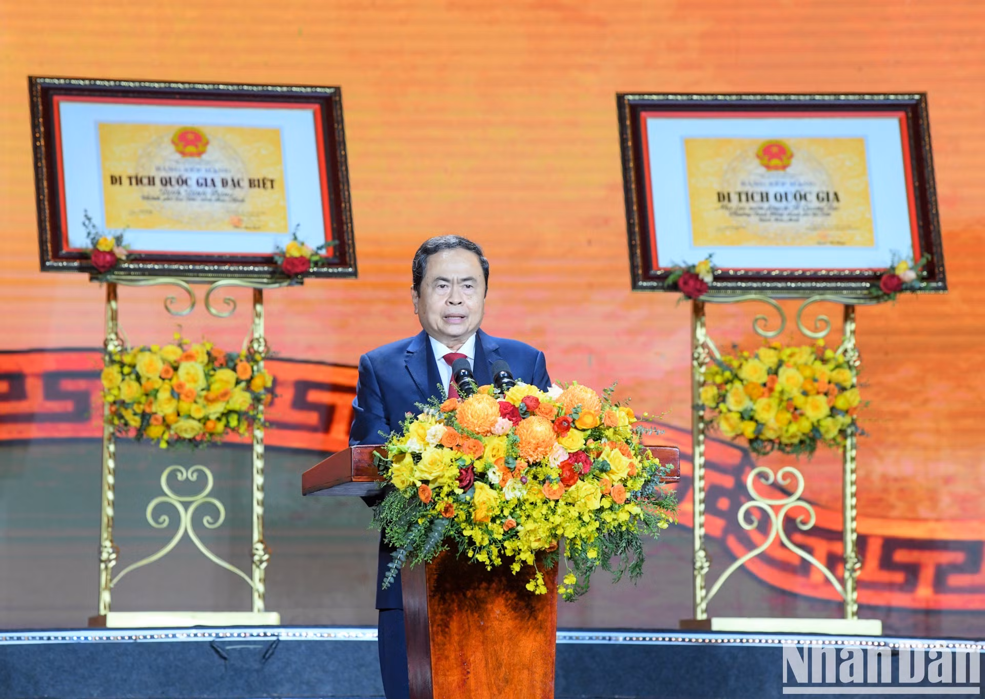 El máximo legislador de Vietnam Tran Thanh Man habla en el evento.