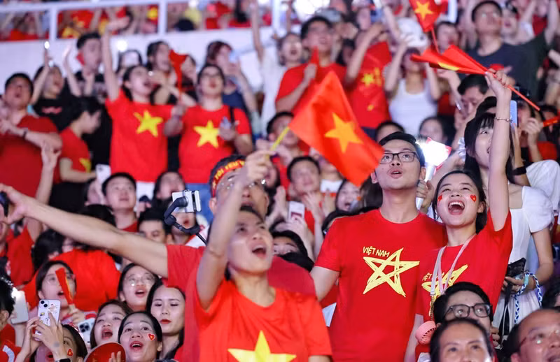 El programa artístico y político “La patria en el corazón” por el 80º aniversario de la Revolución de Agosto (19 de agosto) y el Día Nacional (2 de septiembre) ofrece un emotivo viaje que conecta los recuerdos heroicos del pasado con las aspiraciones del presente y el futuro.