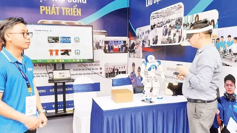 Una exposición de soluciones tecnológicas de Ciudad Ho Chi Minh. (Foto: VNA)