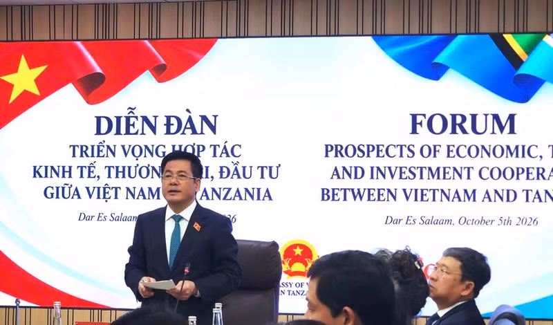 El vicepresidente de la Asamblea Nacional de Vietnam Nguyen Hong Dien interviene en el foro. (Foto: Agencia de Promoción Comercial de Vietnam)