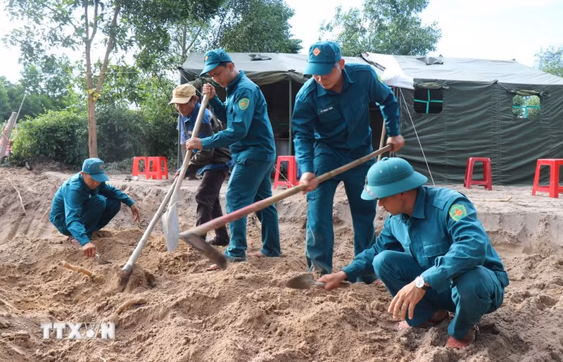Un sitio de excavación en busca de restos óseos de soldados caídos en la provincia vietnamita de Quang Ngai. (Foto: VNA)