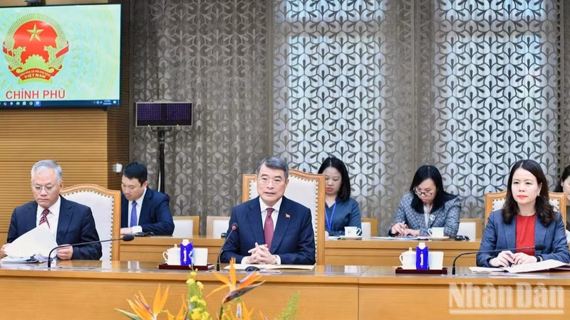 El premier Le Minh Hung y representantes de Vietnam en la reunión. (Foto: Thanh Giang)