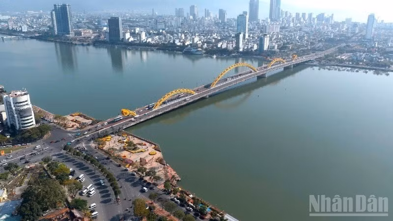 Según un informe de Booking.com basado en datos de búsqueda de alojamiento para viajes, Da Nang encabeza la lista de los 10 destinos nacionales más buscados por los turistas vietnamitas. (Foto: Nhan Dan)