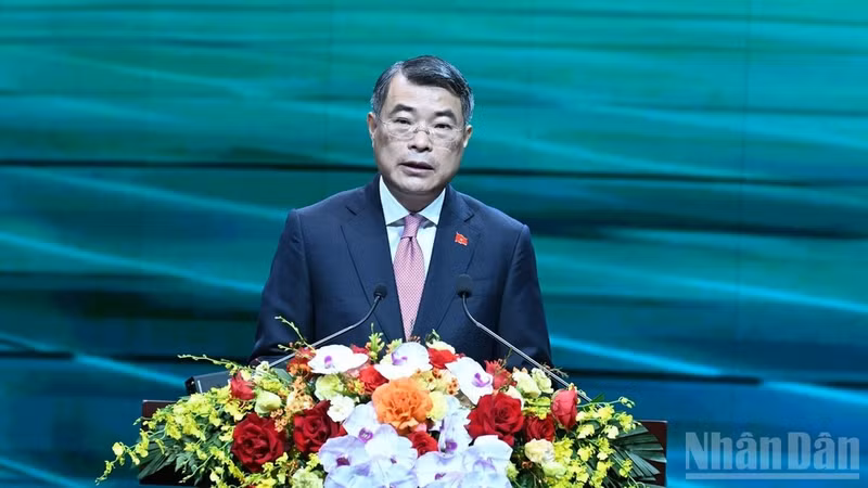 El primer ministro de Vietnam, Le Minh Hung, habla en la cita. (Foto: Nhan Dan)