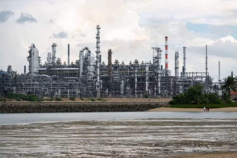 Vista de la refinería de Pulau Bukom en Singapur. (Foto: Xinhua/VNA)