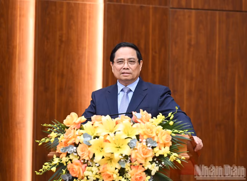 El primer ministro de Vietnam, Pham Minh Chinh, habla en la cita. (Foto: Nhan Dan)