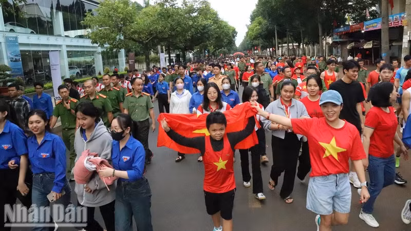 Vista de la caminata “Avanzamos con Vietnam” 2025 en Dak Lak. (Foto: Nhan Dan)