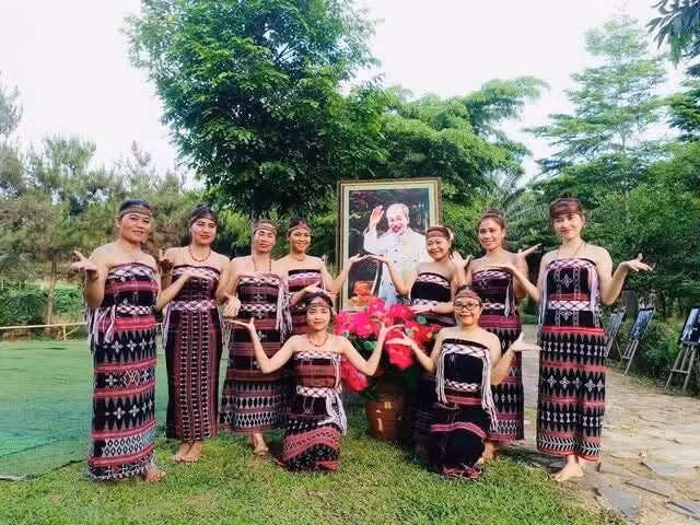 Una serie de actividades culturales y turísticas únicas con el lema "El Tío Ho en el corazón del pueblo" se lleva a cabo del 3 al 31 de mayo en la Aldea de Cultura y Turismo de las Nacionalidades de Vietnam. (Foto: Aldea de Cultura y Turismo de las Nacionalidades de Vietnam)