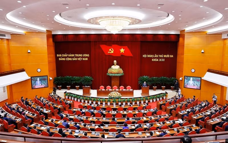 Vista de la sesión de clausura del decimotercer pleno del Comité Central del Partido del XIII mandato, el 8 de octubre de 2025. (Foto: VNA)