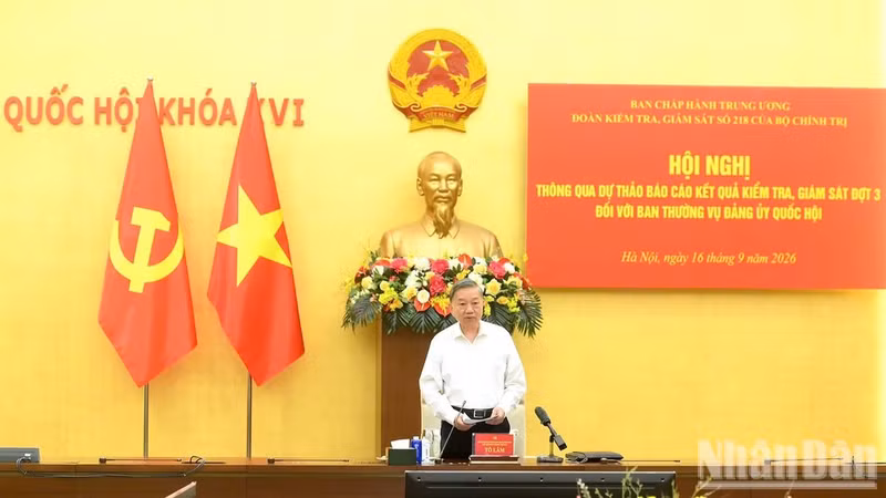 El secretario general del Partido Comunista y presidente de Vietnam, To Lam, interviene en la conferencia. (Foto: Nhan Dan)