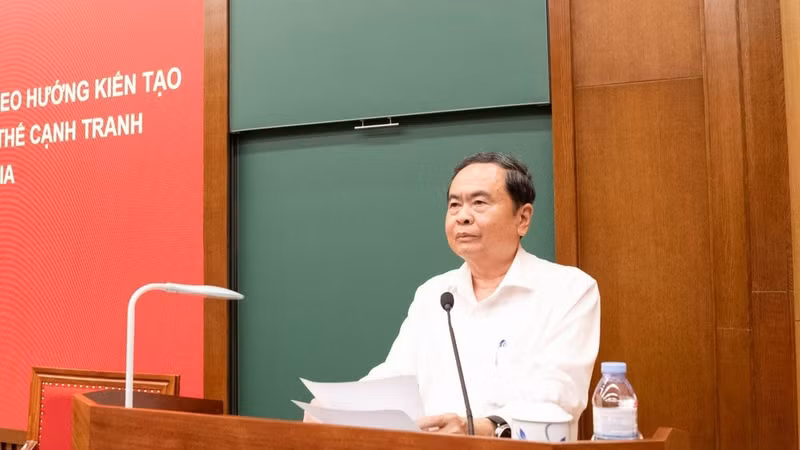 El presidente de la Asamblea Nacional de Vietnam, Tran Thanh Man, habla en la reunión. (Foto: Lam Hien)