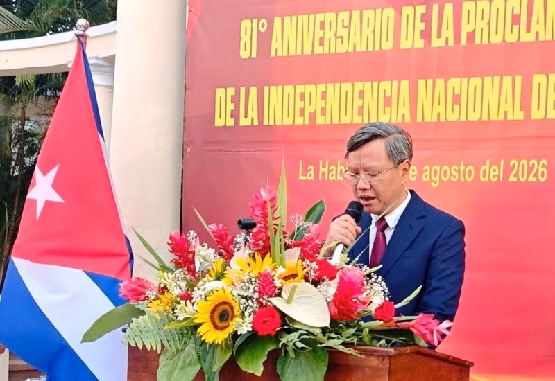 El embajador de Vietnam en Cuba, Le Quang Long, interviene en el acto. (Foto: Embajada de Vietnam en Cuba)